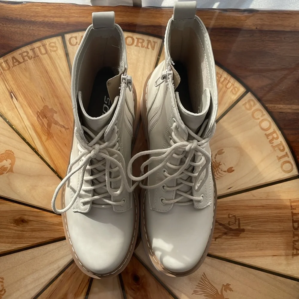 Platform cream boot NWOT - Picture 7 of 10